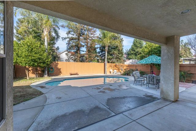 2681 Wrenwood Avenue, Clovis, CA 93611