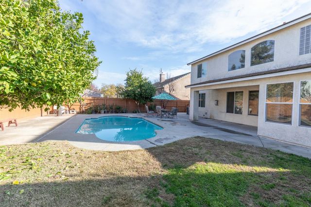 2681 Wrenwood Avenue, Clovis, CA 93611