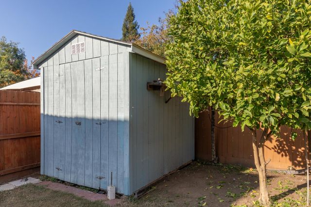 2681 Wrenwood Avenue, Clovis, CA 93611