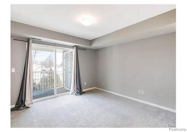 1097 Foxboro, Troy, MI 48083