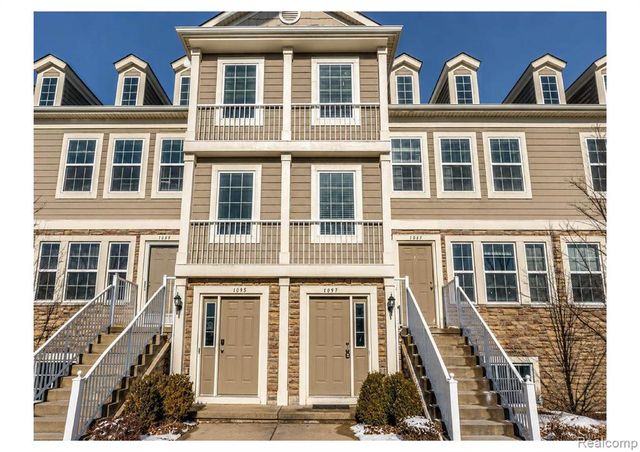1097 Foxboro, Troy, MI 48083
