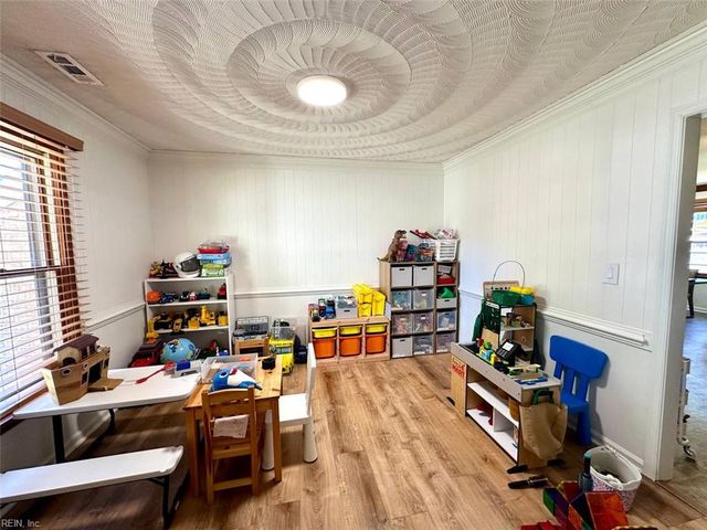 831 Mildenhall DR, Chesapeake, VA 23322