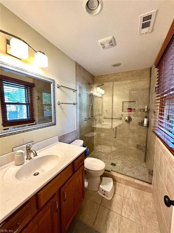 831 Mildenhall DR, Chesapeake, VA 23322