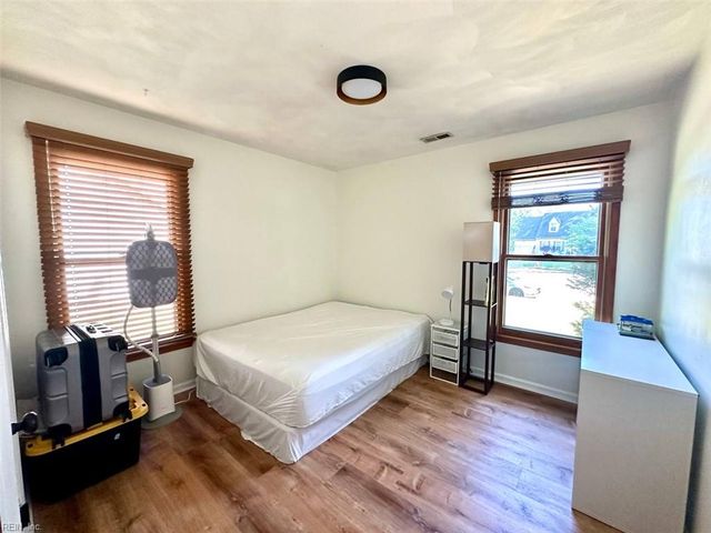 831 Mildenhall DR, Chesapeake, VA 23322