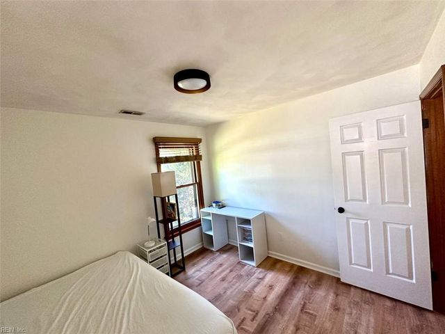 831 Mildenhall DR, Chesapeake, VA 23322