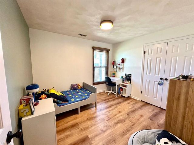 831 Mildenhall DR, Chesapeake, VA 23322