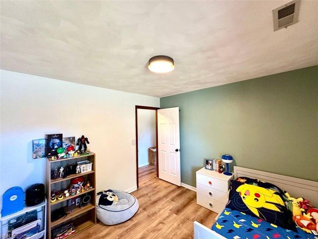 831 Mildenhall DR, Chesapeake, VA 23322