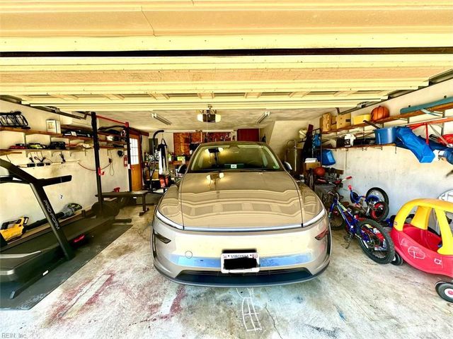 831 Mildenhall DR, Chesapeake, VA 23322