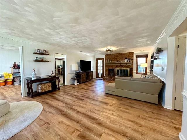 831 Mildenhall DR, Chesapeake, VA 23322