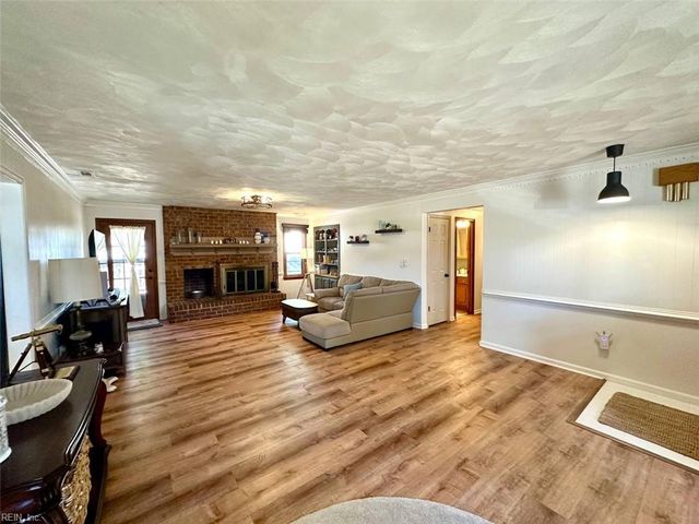 831 Mildenhall DR, Chesapeake, VA 23322