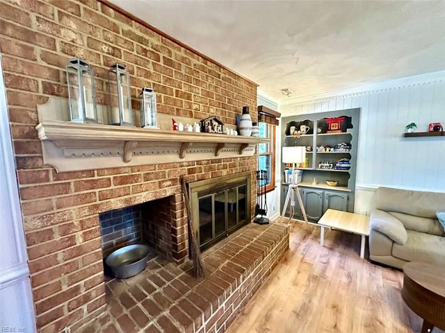 831 Mildenhall DR, Chesapeake, VA 23322