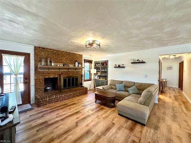 831 Mildenhall DR, Chesapeake, VA 23322