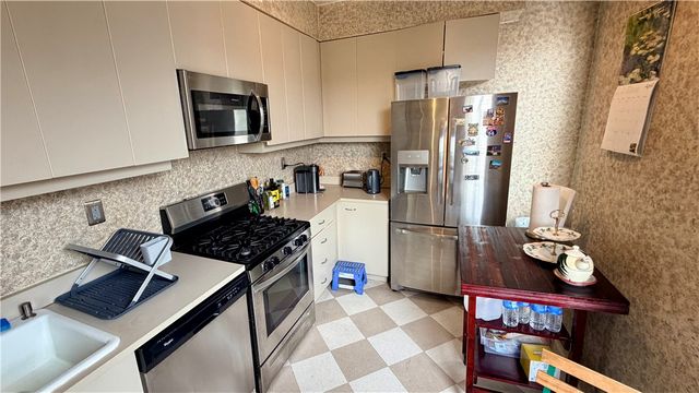 200 S Millvale Ave 202, Bloomfield, PA 15224