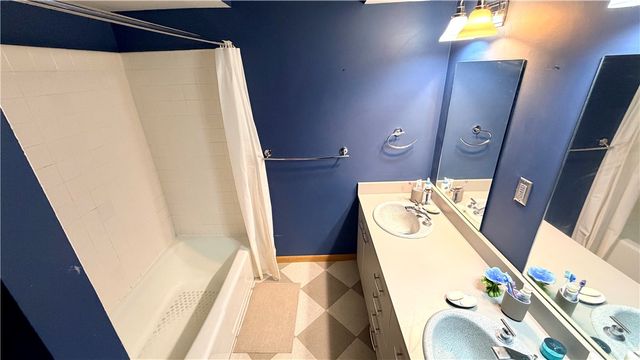 200 S Millvale Ave 202, Bloomfield, PA 15224