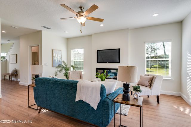 15696 NORTHSIDE Drive E, Jacksonville, FL 32218