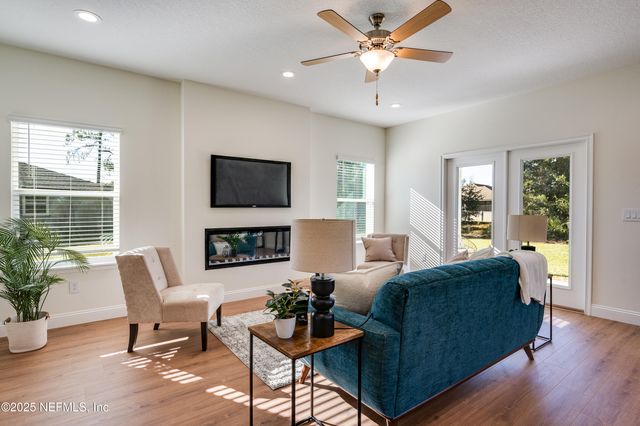 15696 NORTHSIDE Drive E, Jacksonville, FL 32218