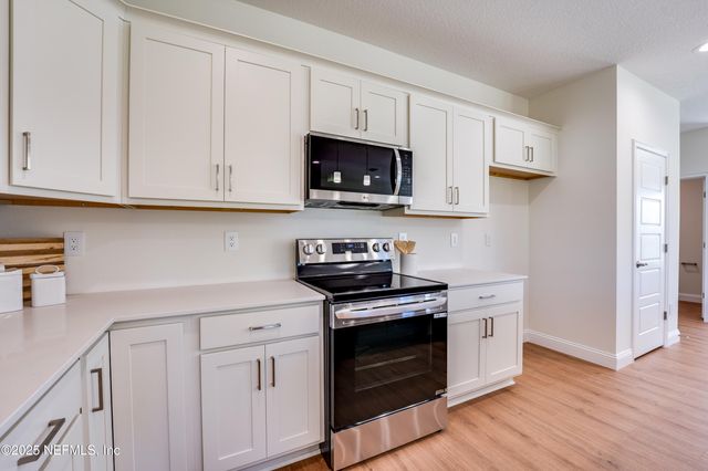 15696 NORTHSIDE Drive E, Jacksonville, FL 32218