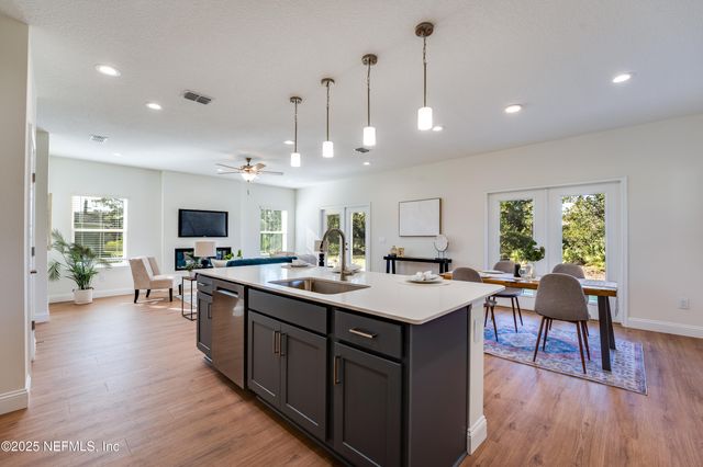 15696 NORTHSIDE Drive E, Jacksonville, FL 32218