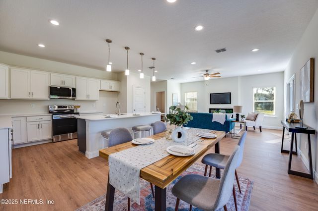 15696 NORTHSIDE Drive E, Jacksonville, FL 32218