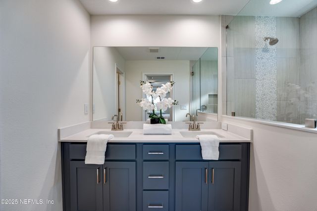 15696 NORTHSIDE Drive E, Jacksonville, FL 32218