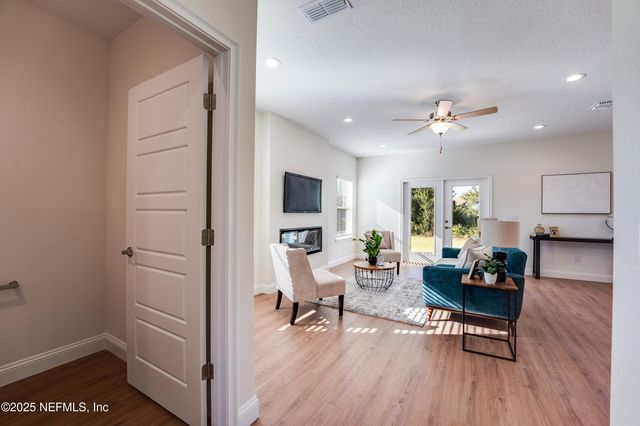 15696 NORTHSIDE Drive E, Jacksonville, FL 32218