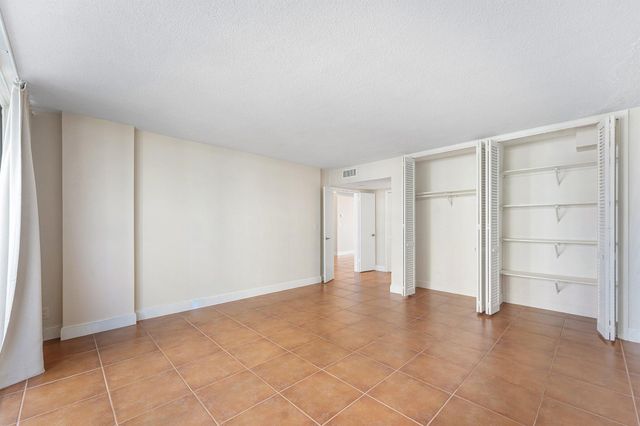 1200 S Ocean Boulevard 6b, Boca Raton, FL 33432