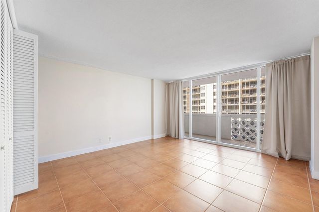 1200 S Ocean Boulevard 6b, Boca Raton, FL 33432