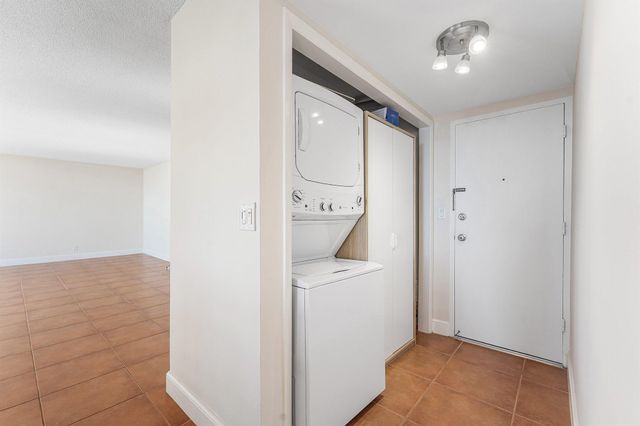 1200 S Ocean Boulevard 6b, Boca Raton, FL 33432