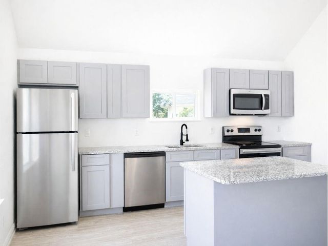 822 Omeara, Montgomery, TX 77316