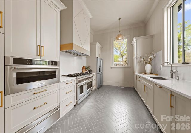 2208 Overhill Road 1, Charlotte, NC 28211