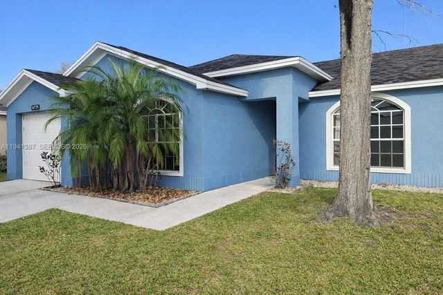 8225 Riverboat Drive, Tampa, FL 33637