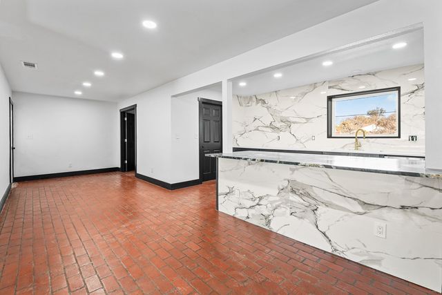 1202 W Kansas Ave, Midland, TX 79701