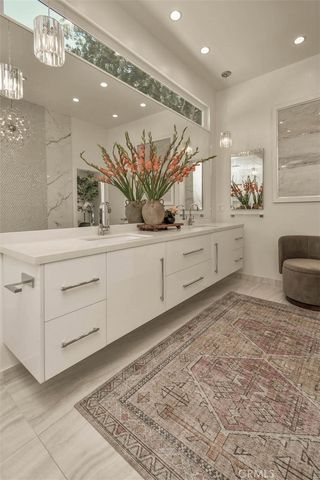 5124 Boda Place, Woodland Hills, CA 91367