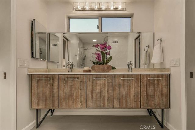 5124 Boda Place, Woodland Hills, CA 91367