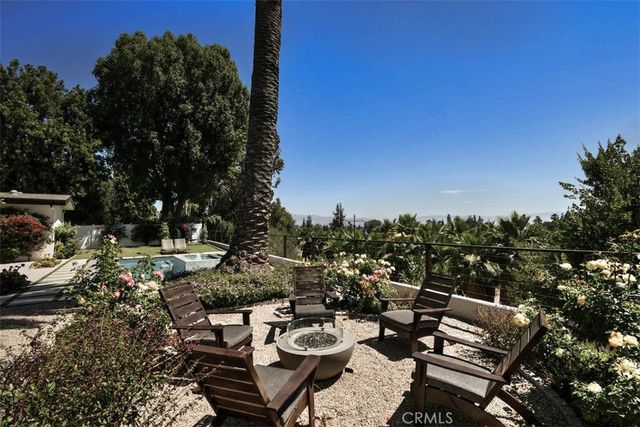 5124 Boda Place, Woodland Hills, CA 91367