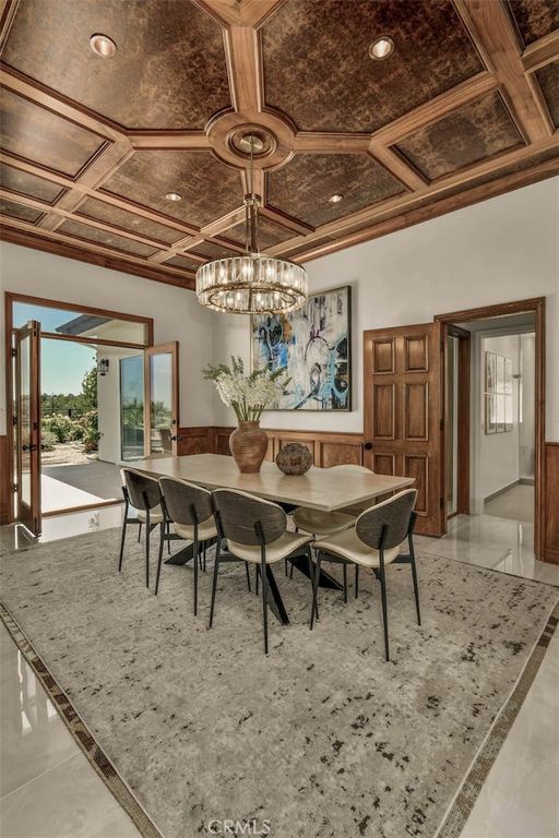 Image 13 of property listing at 5124 Boda Place, Woodland Hills, CA 91367