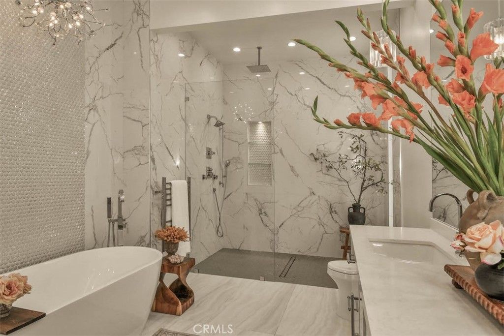 Image 19 of property listing at 5124 Boda Place, Woodland Hills, CA 91367