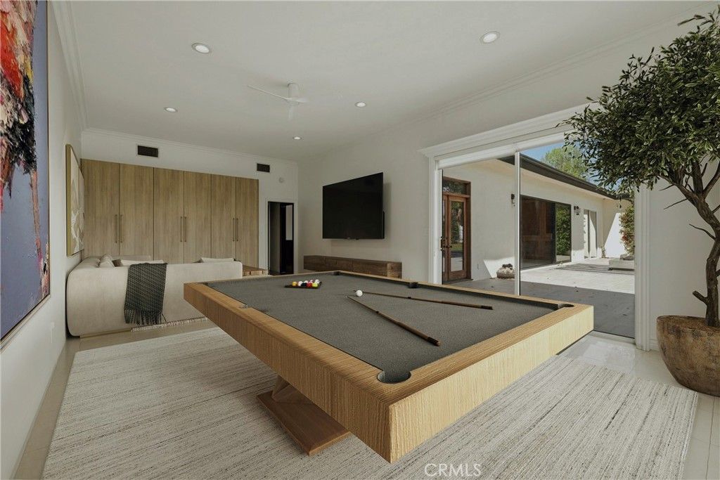 Image 30 of property listing at 5124 Boda Place, Woodland Hills, CA 91367