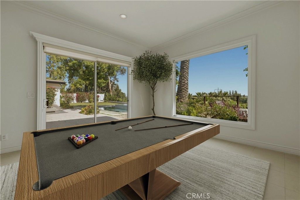 Image 31 of property listing at 5124 Boda Place, Woodland Hills, CA 91367