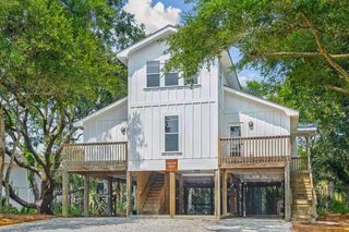 3115 Myrtle Street, Edisto Island, SC 29438