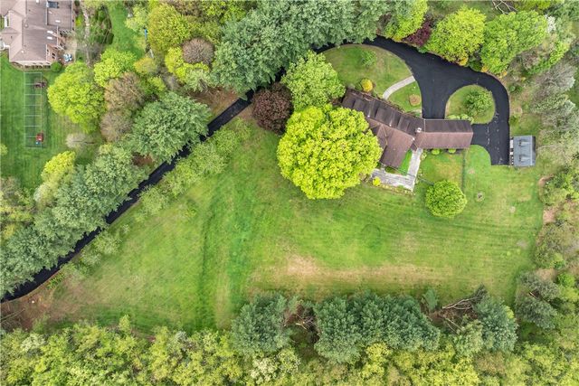 4437 twin oaks, Murrysville, PA 15668