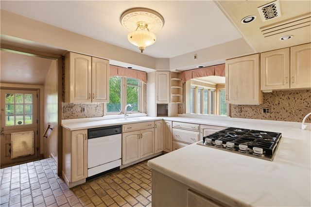 4437 twin oaks, Murrysville, PA 15668
