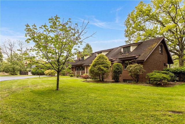 4437 twin oaks, Murrysville, PA 15668