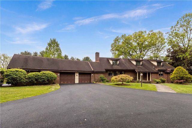 4437 twin oaks, Murrysville, PA 15668