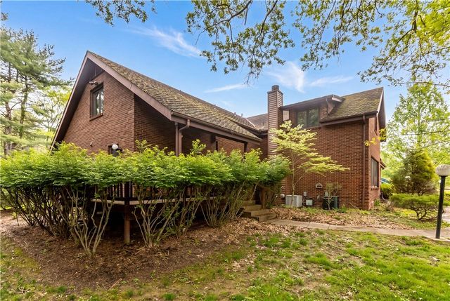 4437 twin oaks, Murrysville, PA 15668