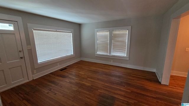 221 EASTERN VALLEY ROAD, Bessemer, AL 35020