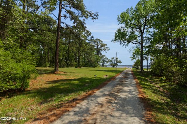 310 Myrtlewood Lane, Bayboro, NC 28515