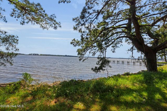 310 Myrtlewood Lane, Bayboro, NC 28515