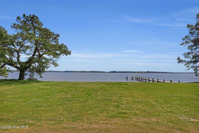 310 Myrtlewood Lane, Bayboro, NC 28515