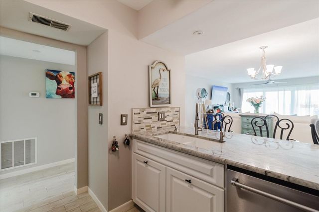 208 MARINER DRIVE 208, Tarpon Springs, FL 34689